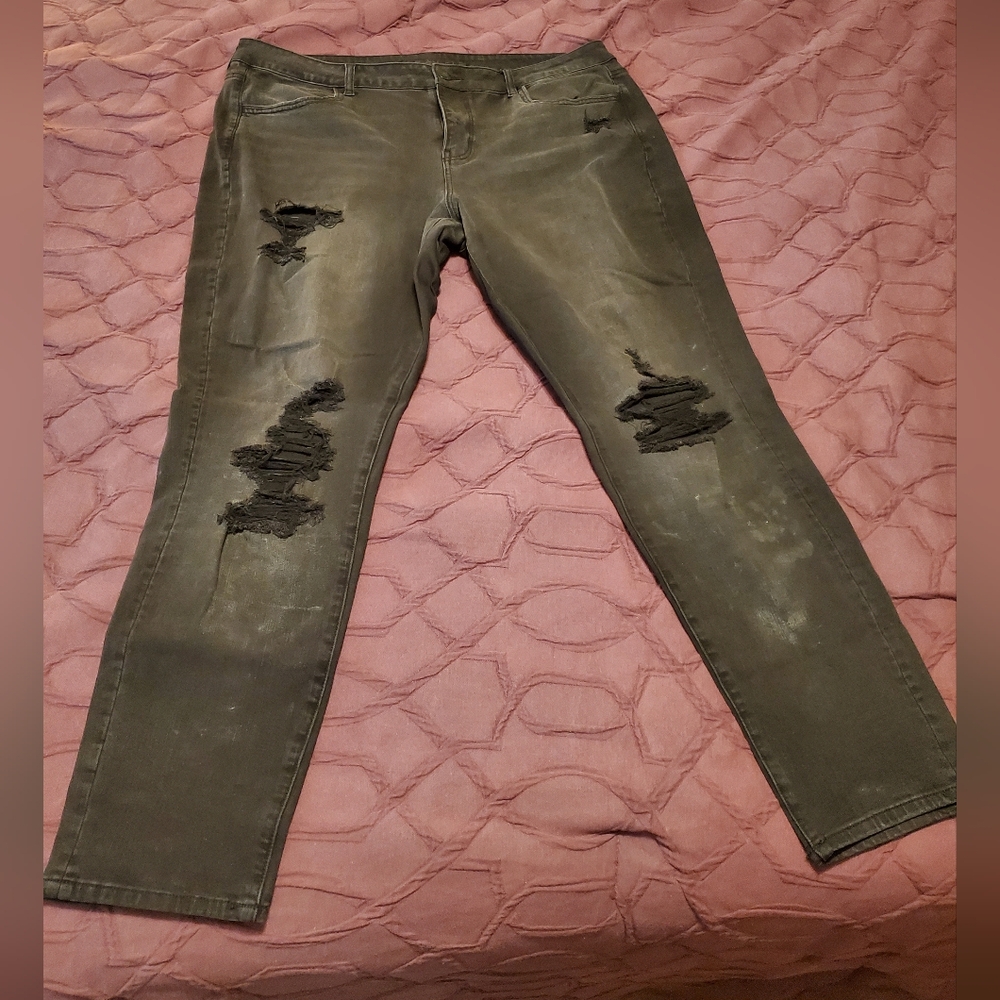 American Eagle Distressed Super Stretch Jeans